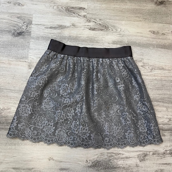 J Crew Skirt Size 6 Grey Lace - Picture 1 of 3